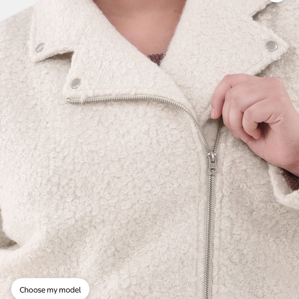 No Boundaries Asymmetric Sherpa Moto Cropped Jacket - Picture 3 of 10